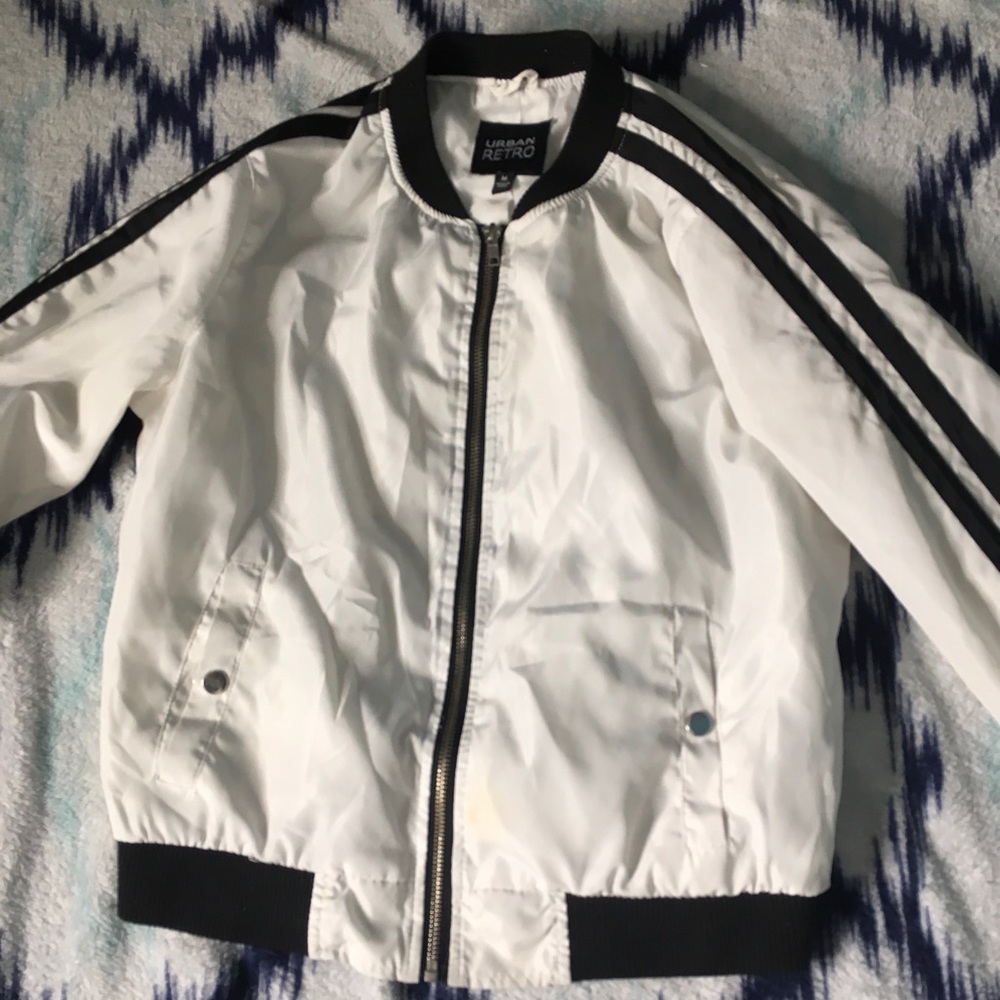 - WHITE URBAN RETRO JACKET WITH BLACK STRIPES AND ZIPPERS FROM URBAN RETRO